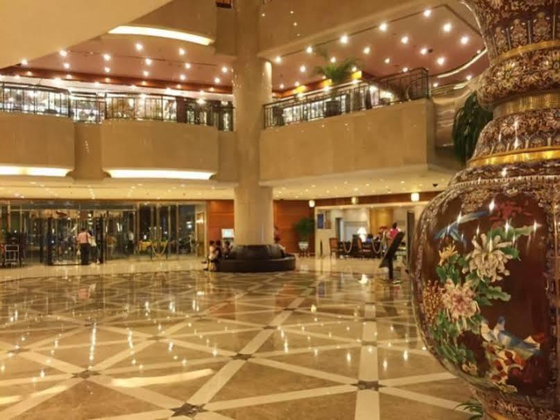 Beijing New Century Hotel Exterior photo
