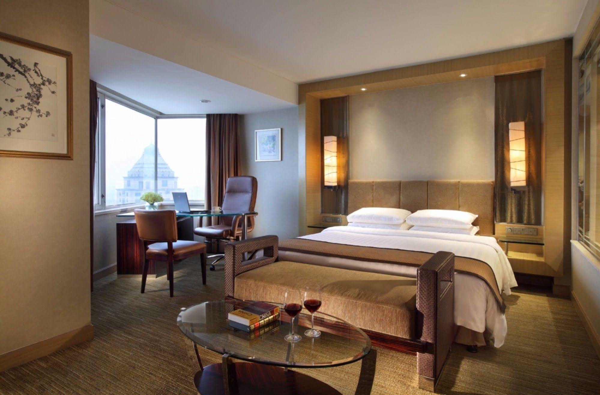 Beijing New Century Hotel Room photo